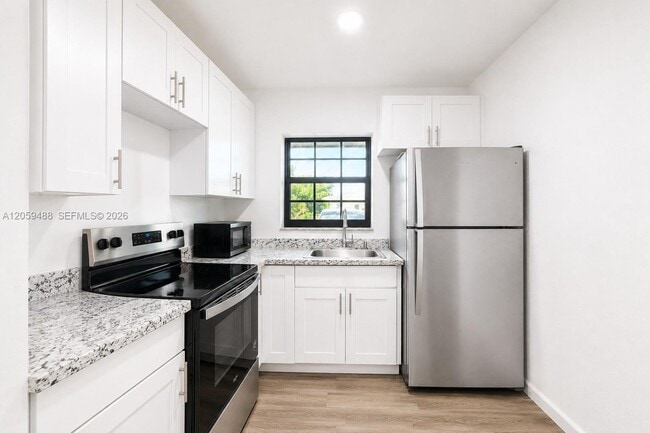 Photo - 2401 NW 52nd St