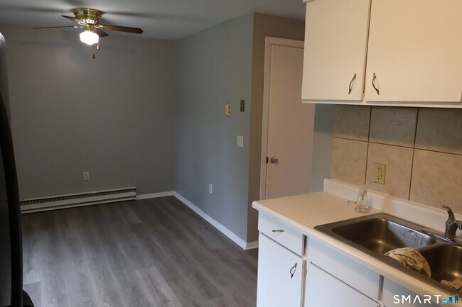 Photo - 353 Scott Rd