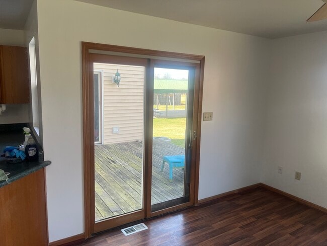 Photo - 2520 E Clark St