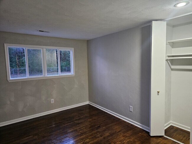 Photo - 825 Olive Dr House