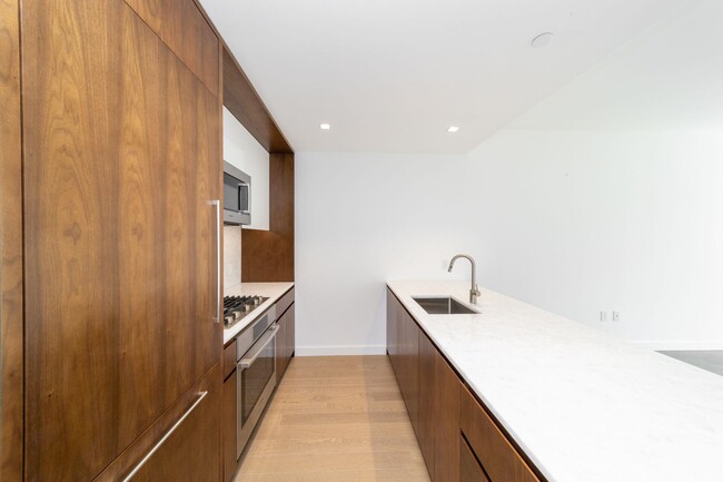 Photo - 75 Park Ln S Unidad 1408 Rental