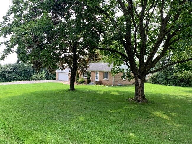 Photo - 14865 Pershing Dr
