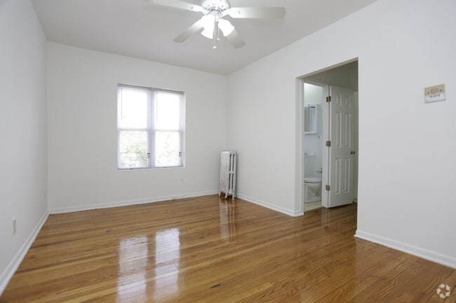 Studio, 1 BA - living area