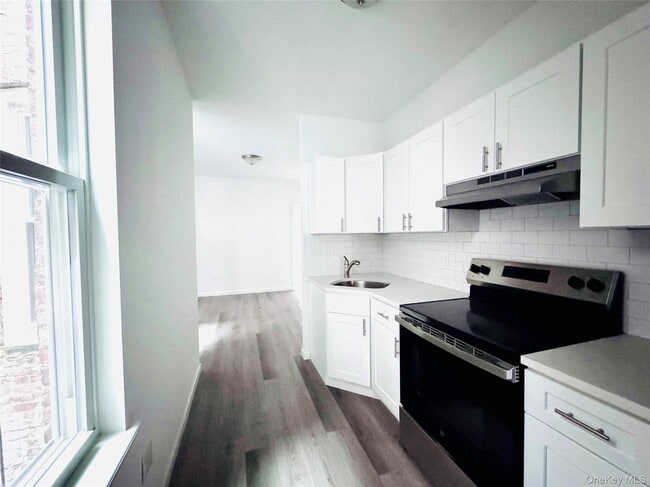 Photo - 16-88 Gates Ave Unit 1L