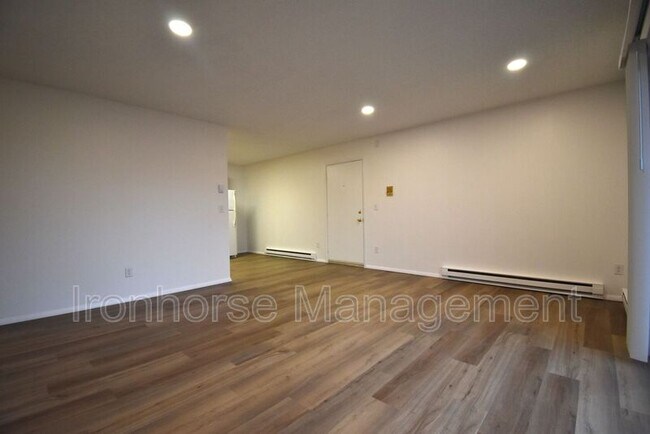 Photo - 811 W Villard St Unit #64