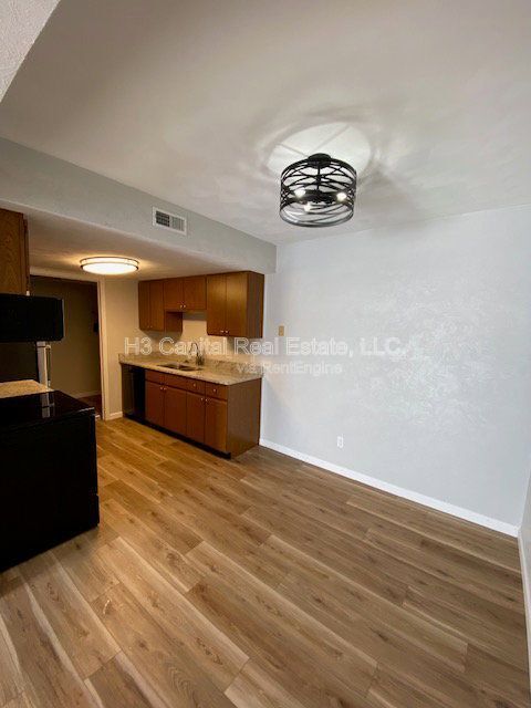 Photo - 130 Brookview Dr Unit 3
