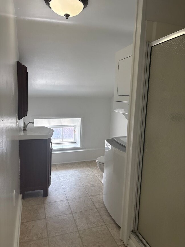 Photo - 1-2 Bedroom 3rd Floor Apartment Across from Central Market in Downtown York