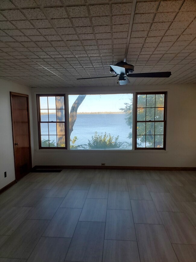 Building Photo - 39177 N Jackson Dr