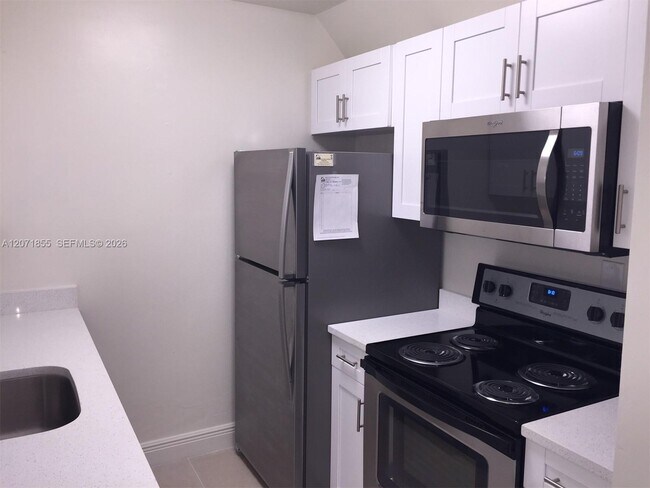 Photo - 10740 N Kendall Dr Unidad L-14