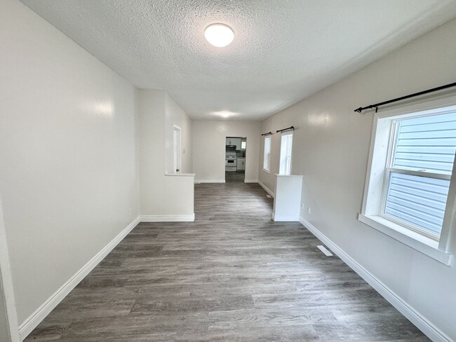 Photo - 476 Aylmer Ave