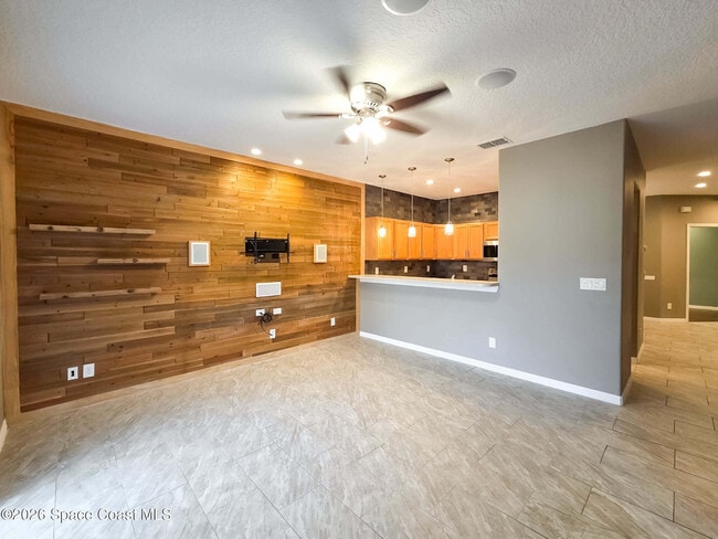 Photo - 1015 Venetian Dr Unit 104
