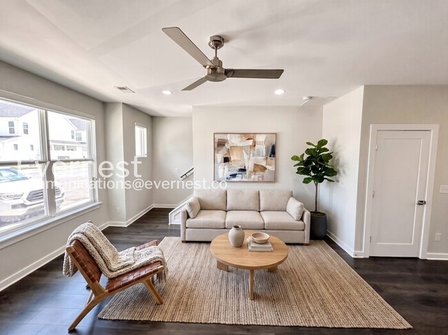 Photo - 614 Mason Ward Pl