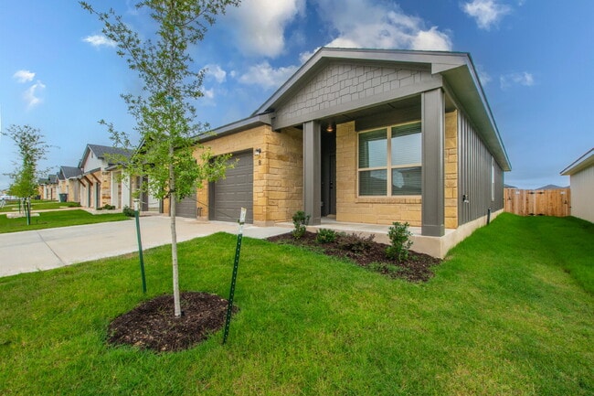 Building Photo - Brand New 3BR Duplex with Modern Concrete Floors & Fenced Yard! Unit B
