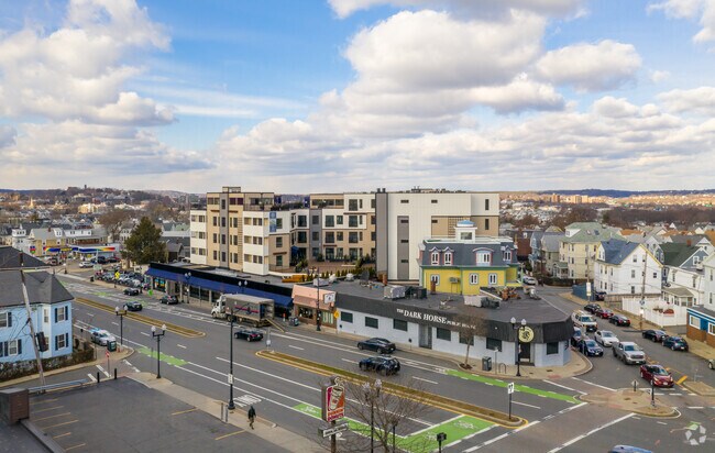 Exterior - 519 on Broadway