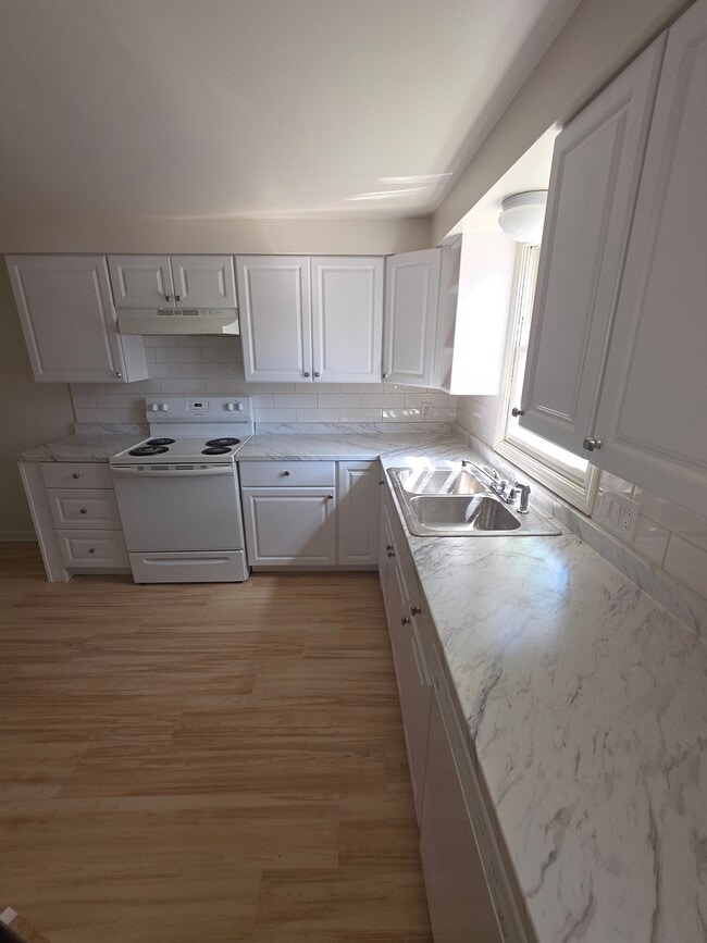 Photo - 130 Fairgreen Dr