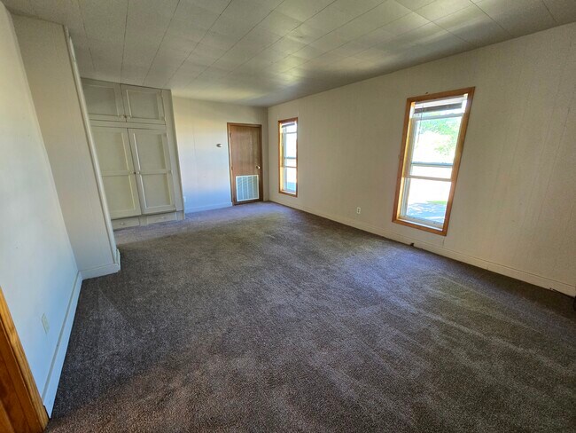 Photo - 814 10th St E Unit .5