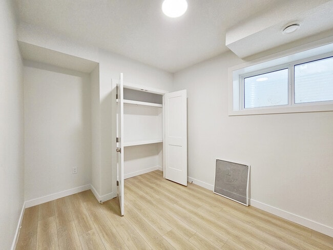 Photo - 1812 155 Ave NW Unit Lower