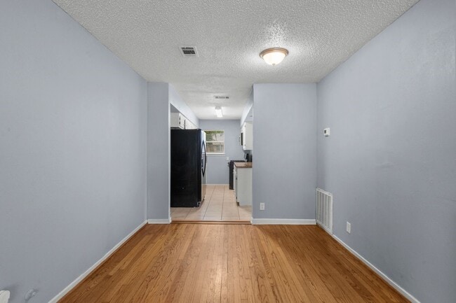 Photo - 7405 Carver Ave