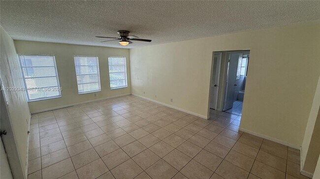 3199 Coral Hills Dr Unit 3