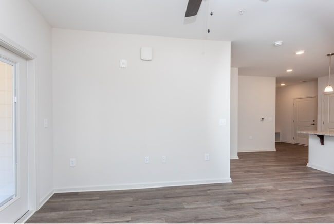 Photo - The Groves at 421