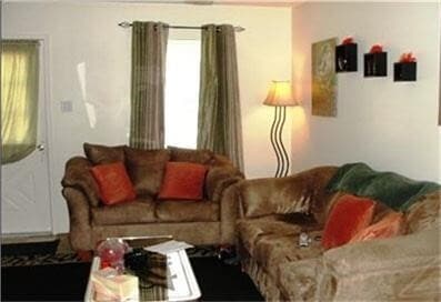 Photo - 650 N 7th St