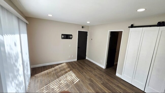 12600 Euclid St Unidad Villa Grande