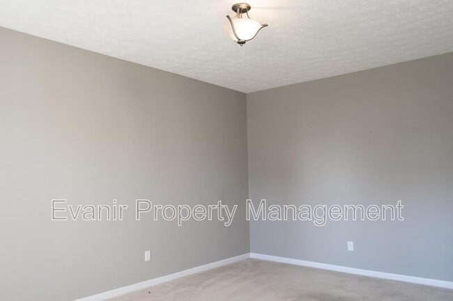 Photo - 2257 Murphy Ln E