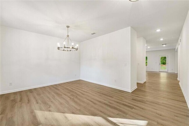 Photo - 204 Silverleaf Trl