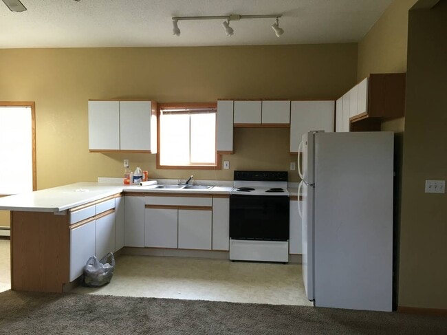 PENDIENTE - Unidad #1 disponible 7.1.25 - 1210 E 2nd St Unidad 1