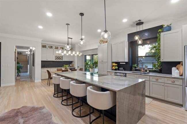 Photo - 1504 Brook Ln