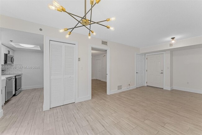 Building Photo - 2415 NW 16th St Rd Unit 306