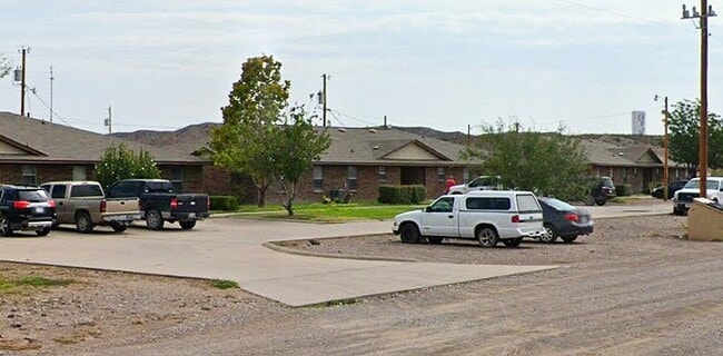 Photo - 900 Harmon Ave