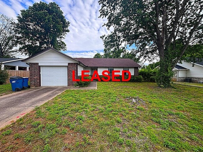 Building Photo - 3 Bedroom Single Family Home In Bentonville!