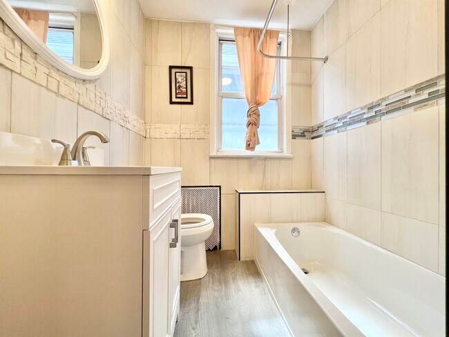 Photo - 91 W 16th St