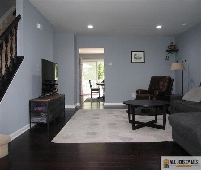 Photo - 141 Grantham Dr