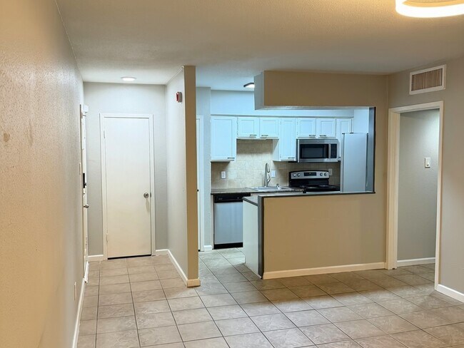 Photo - 2230 S Piney Point Rd Unit 221