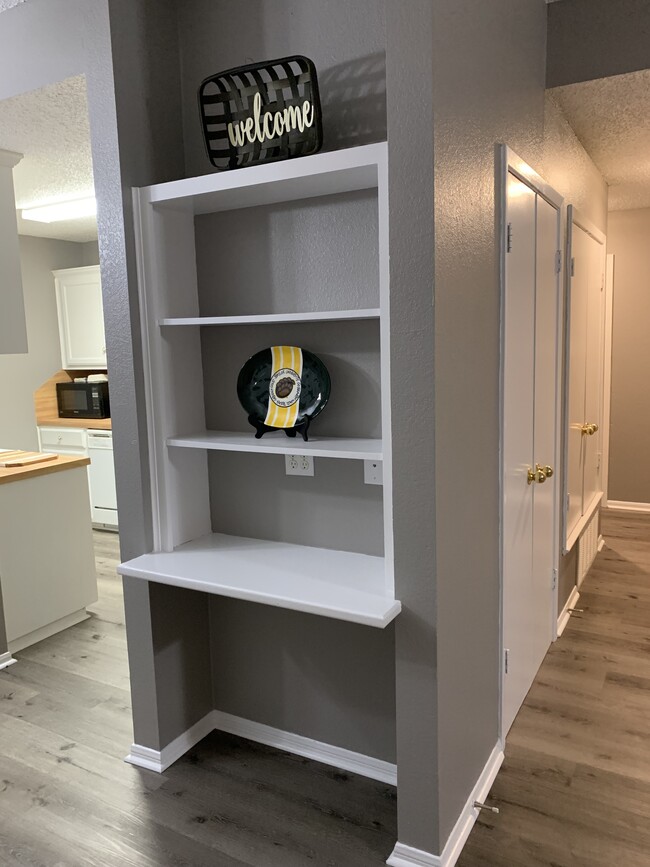 Built in desk - 1307 Bagby Ave