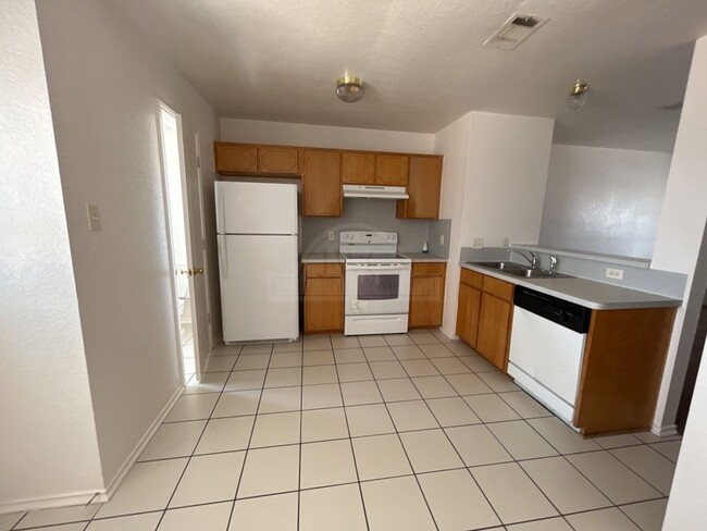 Photo - 4504 Deek Dr Unidad 4504 Deek Dr D