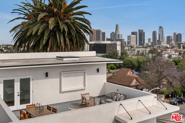 Photo - 1247 1/2 W Bellevue Ave