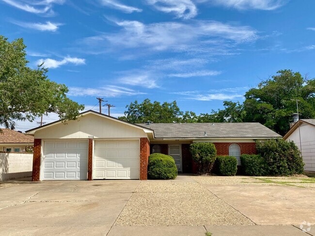 Building Photo - Updated in Central Lubbock Rental