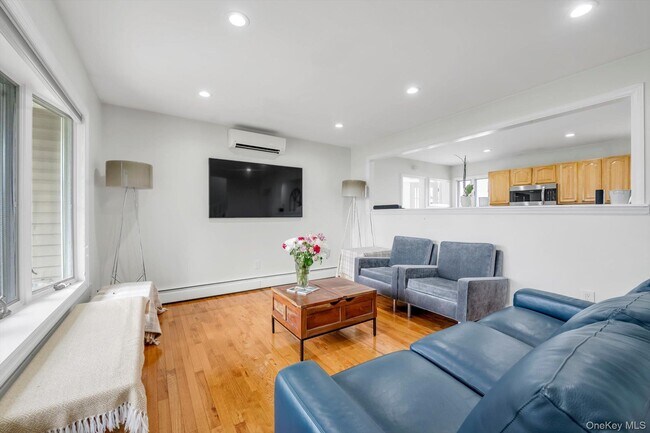 Photo - 1055 Jefferson St