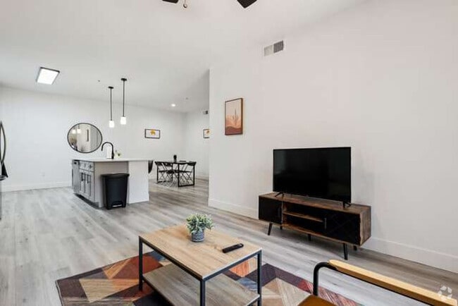 Building Photo - 6610 N 93rd Ave Rental