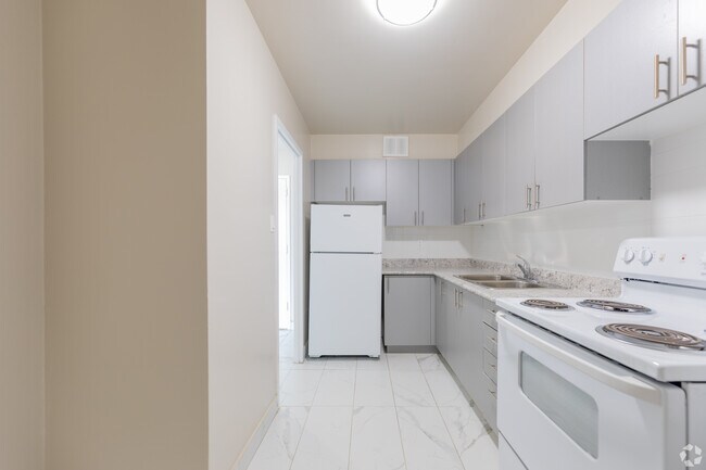 Photo - 6171 Bathurst St