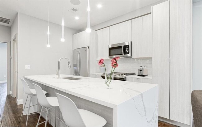 Photo - 1630 Cambridge St Unit B