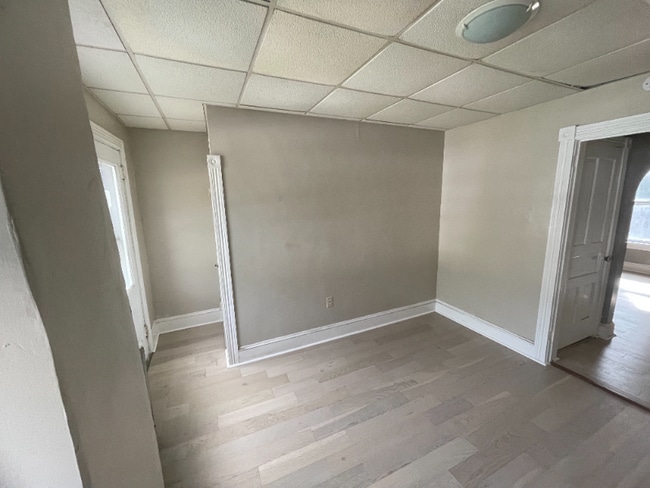 Building Photo - 582 Sunbury St Rental