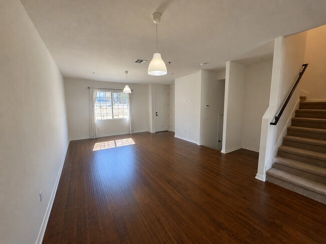 Photo - 332 East Hilltop Way