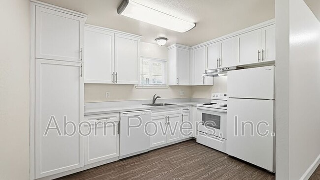 Photo - 2760 Coloma St