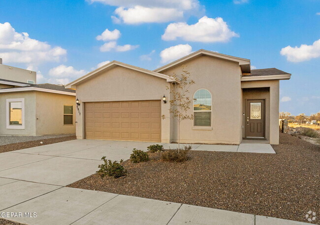 Building Photo - 5917 Ruidoso Downs St Rental