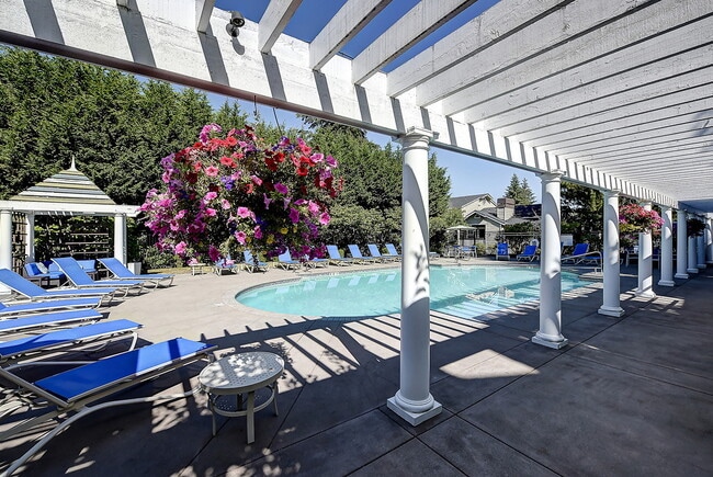 Building Photo - Evergreen Heights