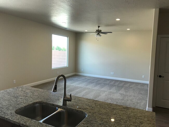 Photo - 509 N 530 W